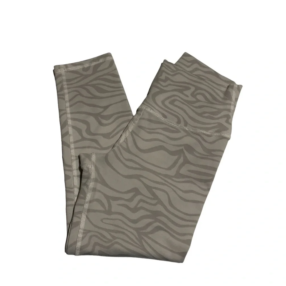 Alo Airbrush Capri High Waist White/Grey‎ Zebra Print Size Small